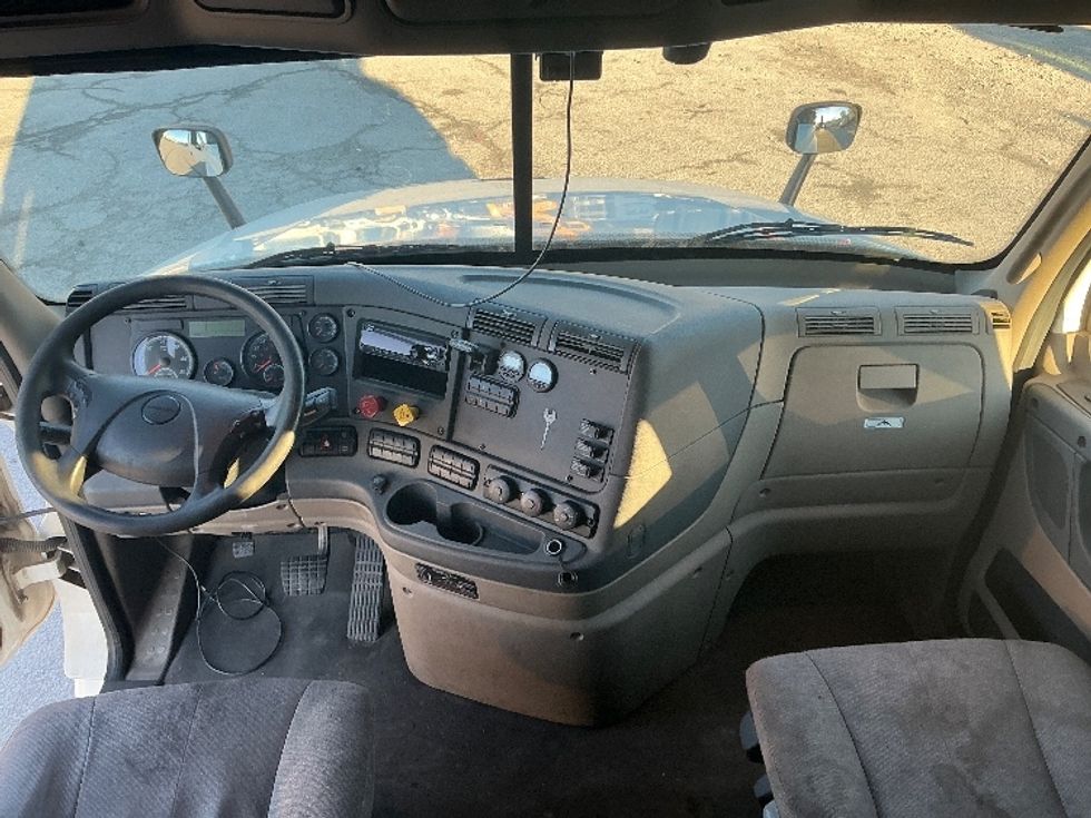 Sleeper Tractor-Heavy Duty Tractors-Freightliner-2019-Cascadia 12564ST-Garden City-GA-346,659\n\t\tmiles-$ 58,750 - Image 12