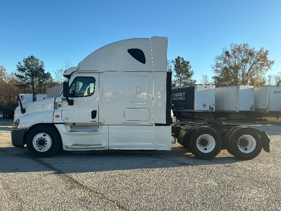 Sleeper Tractor-Heavy Duty Tractors-Freightliner-2019-Cascadia 12564ST-Garden City-GA-346,659\n\t\tmiles-$ 58,750 - Image 4