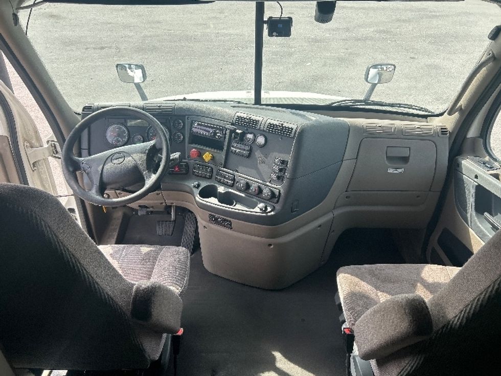 Sleeper Tractor-Heavy Duty Tractors-Freightliner-2019-Cascadia 12564ST-Garden City-GA-445,871\n\t\tmiles-$ 51,250 - Image 12