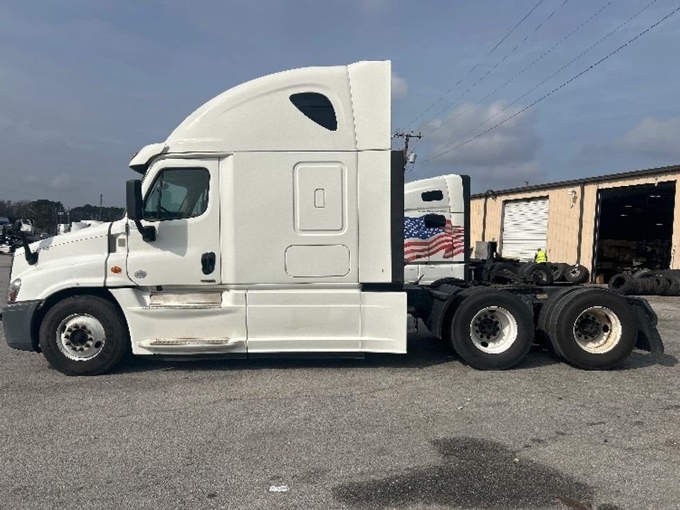 Sleeper Tractor-Heavy Duty Tractors-Freightliner-2019-Cascadia 12564ST-Garden City-GA-445,871\n\t\tmiles-$ 51,250 - Image 4