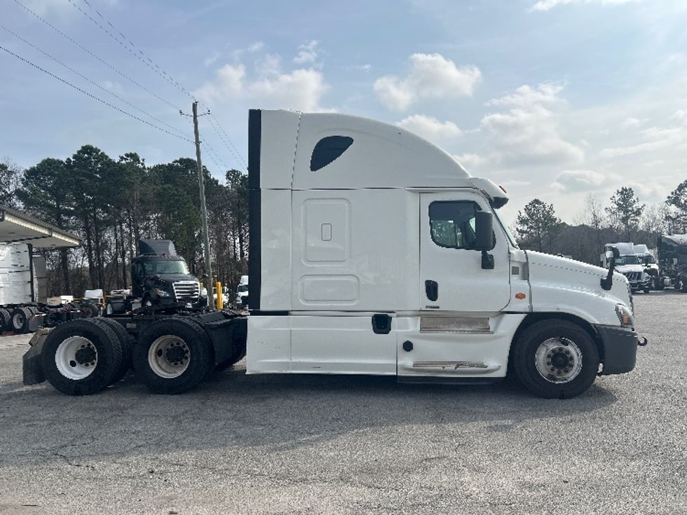 Sleeper Tractor-Heavy Duty Tractors-Freightliner-2019-Cascadia 12564ST-Garden City-GA-445,871\n\t\tmiles-$ 51,250 - Image 8