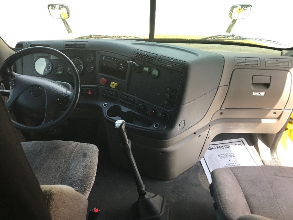 Sleeper Tractor-Heavy Duty Tractors-Freightliner-2019-Cascadia 12564ST-Garland-TX-368,476\n\t\tmiles-$ 59,250 - Image 12
