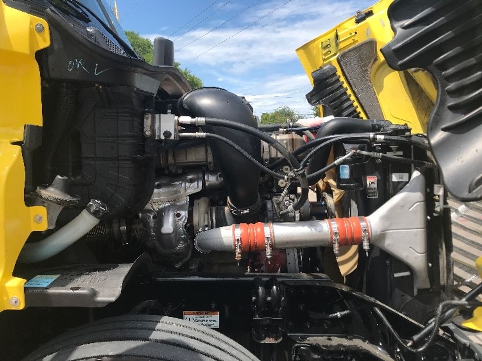 Sleeper Tractor-Heavy Duty Tractors-Freightliner-2019-Cascadia 12564ST-Garland-TX-368,476\n\t\tmiles-$ 59,250 - Image 20