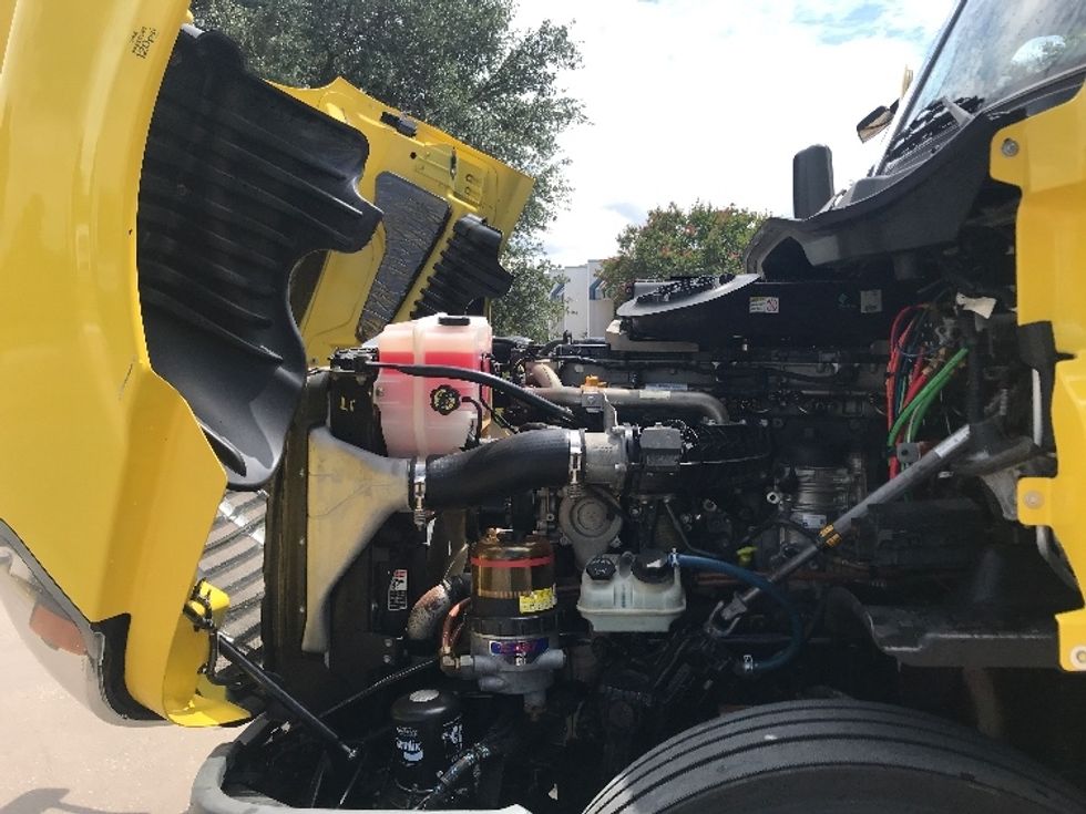 Sleeper Tractor-Heavy Duty Tractors-Freightliner-2019-Cascadia 12564ST-Garland-TX-368,476\n\t\tmiles-$ 59,250 - Image 21