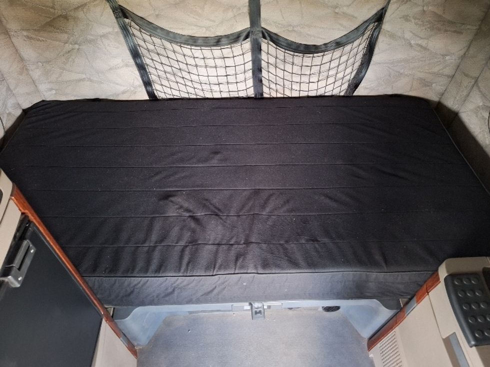 Sleeper Tractor-Heavy Duty Tractors-Freightliner-2019-Cascadia 12564ST-Goshen-IN-451,649\n\t\tmiles-$ 55,250 - Image 17