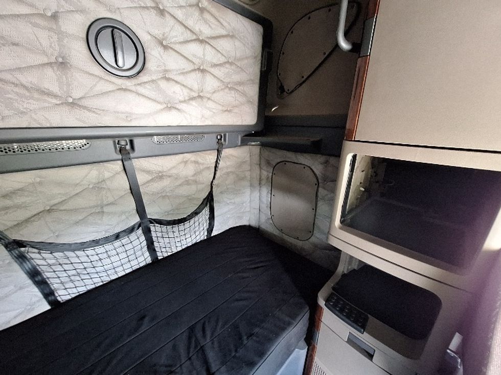 Sleeper Tractor-Heavy Duty Tractors-Freightliner-2019-Cascadia 12564ST-Goshen-IN-451,649\n\t\tmiles-$ 55,250 - Image 18