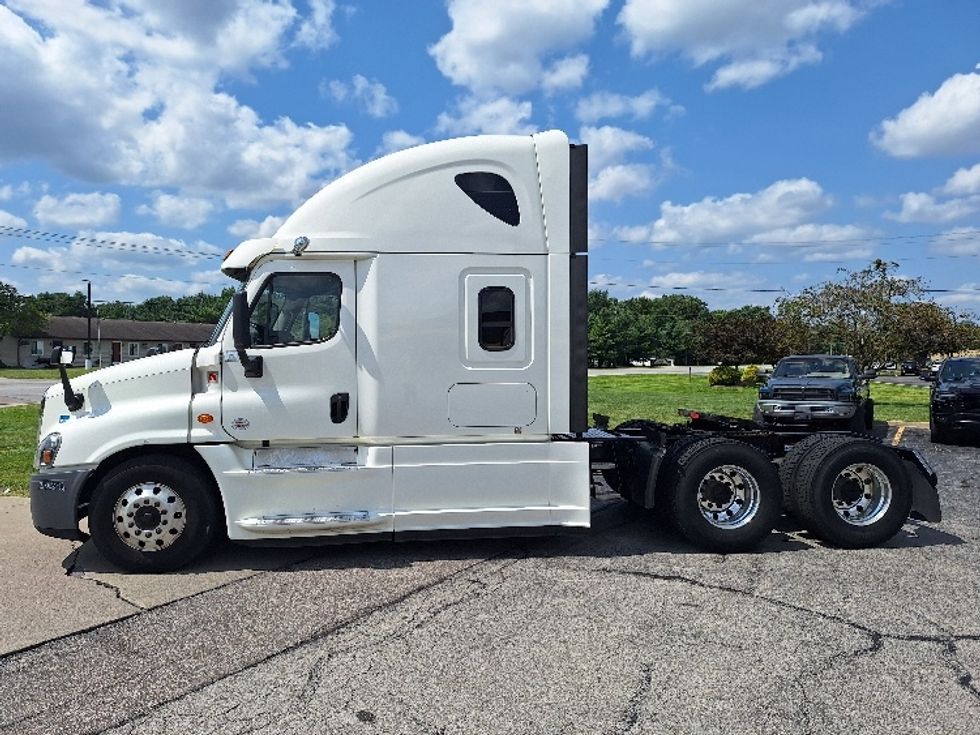 Sleeper Tractor-Heavy Duty Tractors-Freightliner-2019-Cascadia 12564ST-Goshen-IN-451,649\n\t\tmiles-$ 55,250 - Image 4
