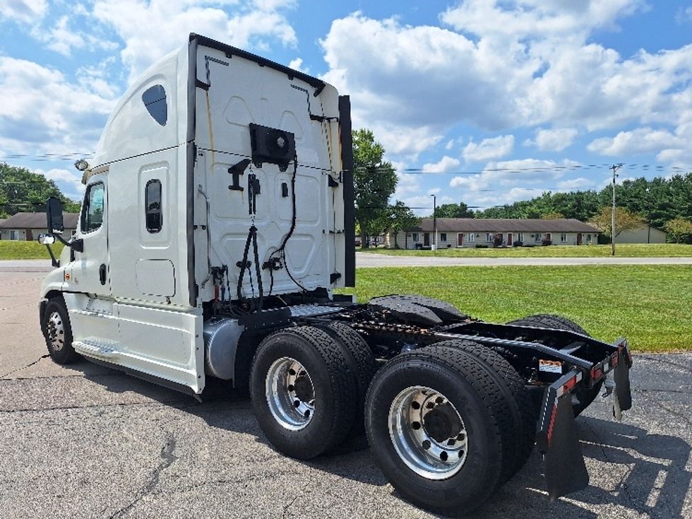 Sleeper Tractor-Heavy Duty Tractors-Freightliner-2019-Cascadia 12564ST-Goshen-IN-451,649\n\t\tmiles-$ 55,250 - Image 5