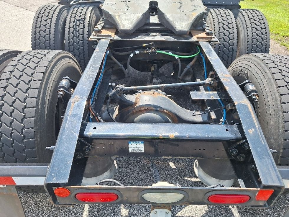 Sleeper Tractor-Heavy Duty Tractors-Freightliner-2019-Cascadia 12564ST-Goshen-IN-451,649\n\t\tmiles-$ 55,250 - Image 6