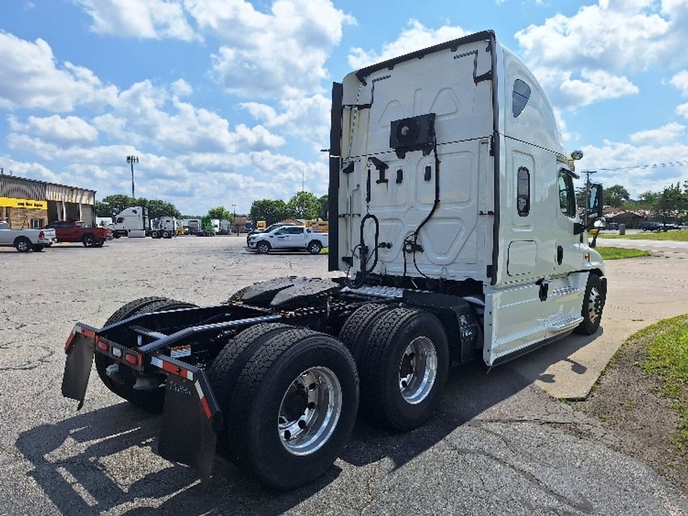 Sleeper Tractor-Heavy Duty Tractors-Freightliner-2019-Cascadia 12564ST-Goshen-IN-451,649\n\t\tmiles-$ 55,250 - Image 7