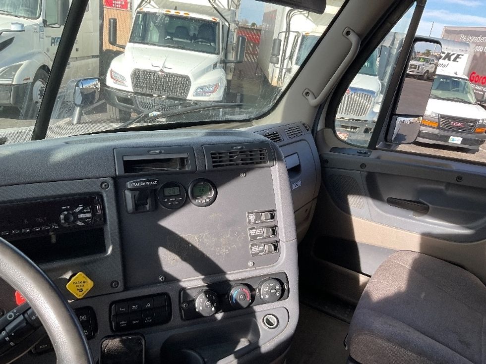 Sleeper Tractor-Heavy Duty Tractors-Freightliner-2019-Cascadia 12564ST-Greeley-CO-472,339\n\t\tmiles-$ 53,000 - Image 11