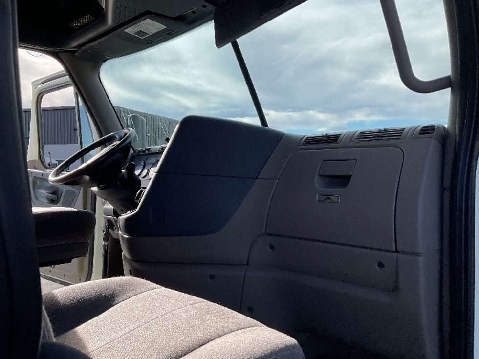 Sleeper Tractor-Heavy Duty Tractors-Freightliner-2019-Cascadia 12564ST-Greeley-CO-472,339\n\t\tmiles-$ 53,000 - Image 13