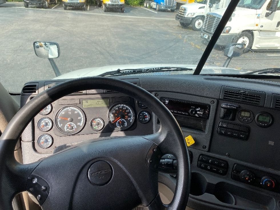 Sleeper Tractor-Heavy Duty Tractors-Freightliner-2019-Cascadia 12564ST-Greensboro-NC-370,677\n\t\tmiles-$ 64,500 - Image 11