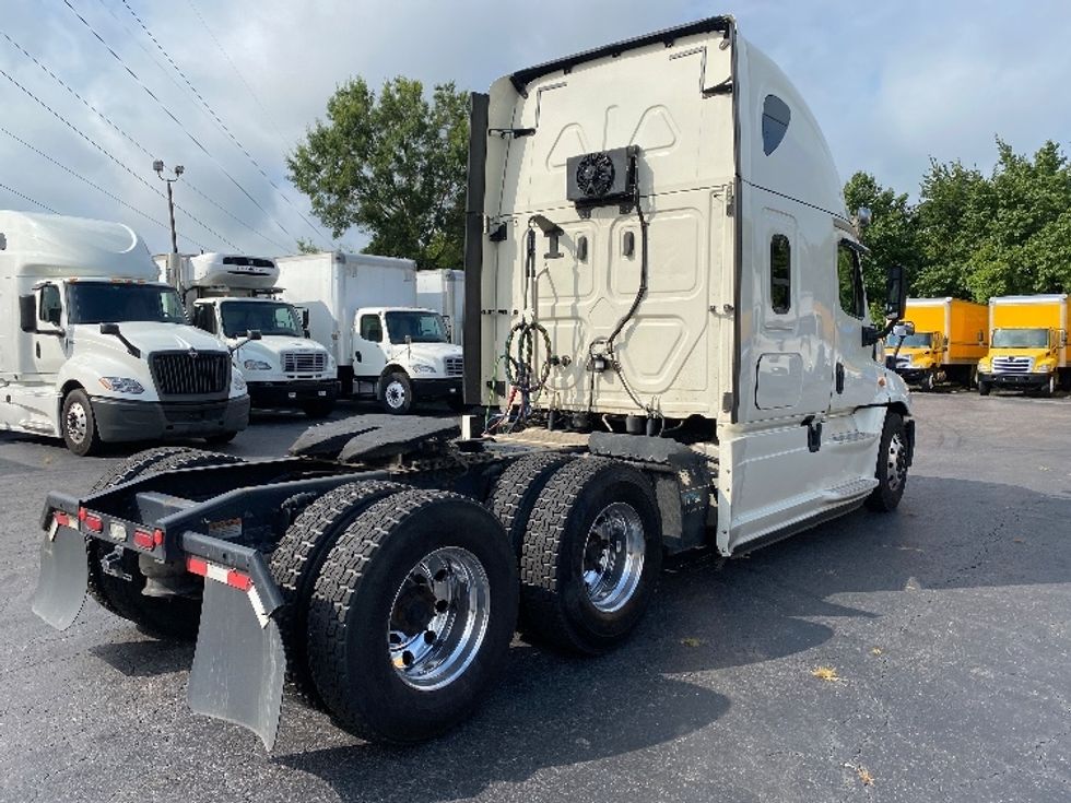 Sleeper Tractor-Heavy Duty Tractors-Freightliner-2019-Cascadia 12564ST-Greensboro-NC-370,677\n\t\tmiles-$ 64,500 - Image 7