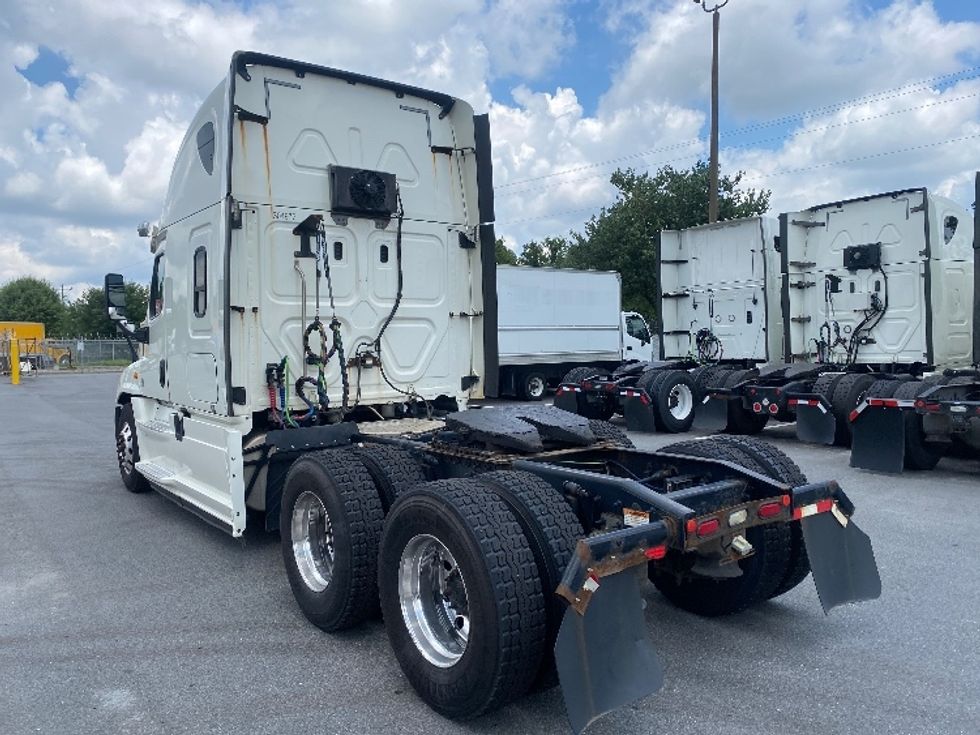 Sleeper Tractor-Heavy Duty Tractors-Freightliner-2019-Cascadia 12564ST-Greensboro-NC-389,137\n\t\tmiles-$ 63,500 - Image 5