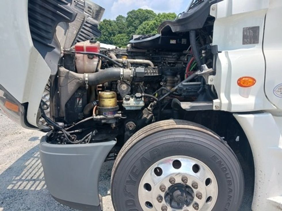 Sleeper Tractor-Heavy Duty Tractors-Freightliner-2019-Cascadia 12564ST-Greensboro-NC-551,176\n\t\tmiles-$ 45,500 - Image 15