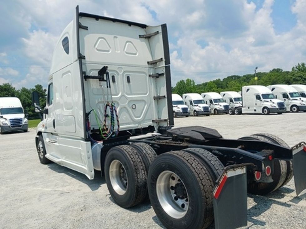 Sleeper Tractor-Heavy Duty Tractors-Freightliner-2019-Cascadia 12564ST-Greensboro-NC-551,176\n\t\tmiles-$ 45,500 - Image 3