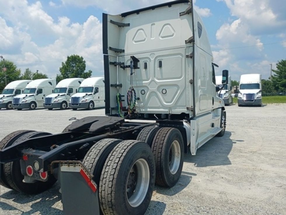 Sleeper Tractor-Heavy Duty Tractors-Freightliner-2019-Cascadia 12564ST-Greensboro-NC-551,176\n\t\tmiles-$ 45,500 - Image 5