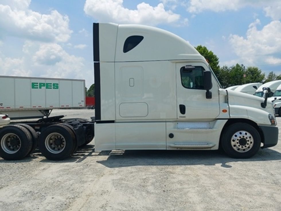 Sleeper Tractor-Heavy Duty Tractors-Freightliner-2019-Cascadia 12564ST-Greensboro-NC-551,176\n\t\tmiles-$ 45,500 - Image 6
