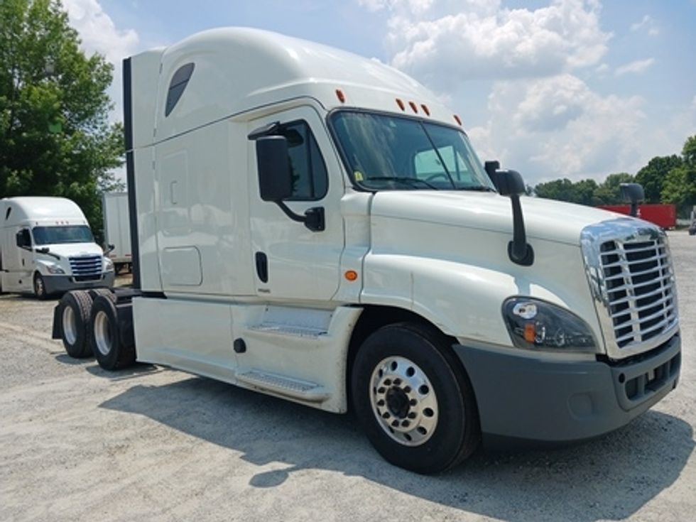 Sleeper Tractor-Heavy Duty Tractors-Freightliner-2019-Cascadia 12564ST-Greensboro-NC-551,176\n\t\tmiles-$ 45,500 - Image 7