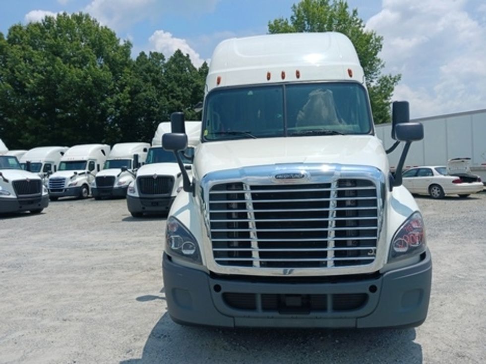 Sleeper Tractor-Heavy Duty Tractors-Freightliner-2019-Cascadia 12564ST-Greensboro-NC-551,176\n\t\tmiles-$ 45,500 - Image 8