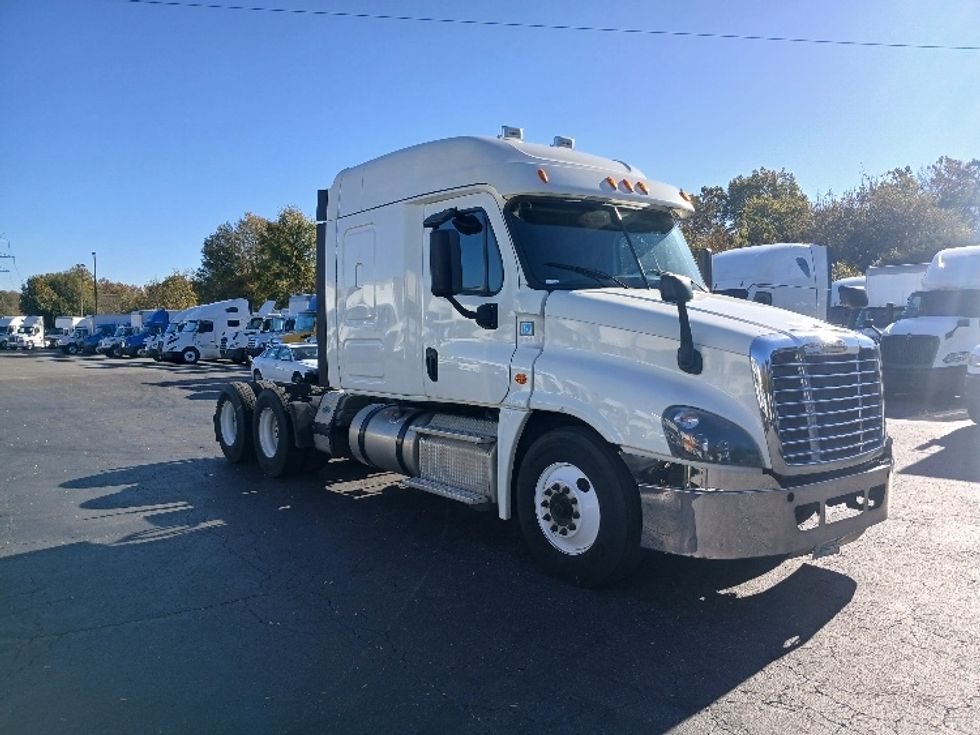Sleeper Tractor-Heavy Duty Tractors-Freightliner-2019-Cascadia 12564ST-Greensboro-NC-564,947\n\t\tmiles-$ 51,000 - Image 1