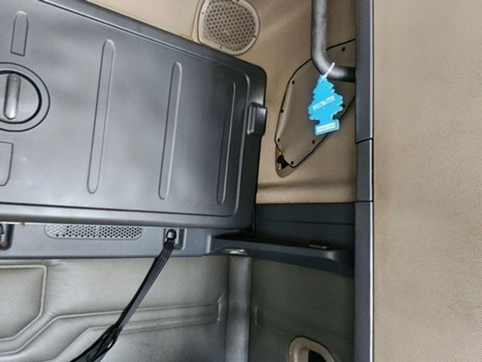 Sleeper Tractor-Heavy Duty Tractors-Freightliner-2019-Cascadia 12564ST-Greensboro-NC-656,393\n\t\tmiles-$ 46,250 - Image 14