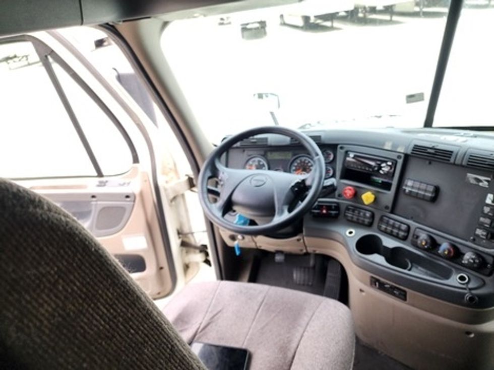 Sleeper Tractor-Heavy Duty Tractors-Freightliner-2019-Cascadia 12564ST-Greensboro-NC-656,393\n\t\tmiles-$ 46,250 - Image 16