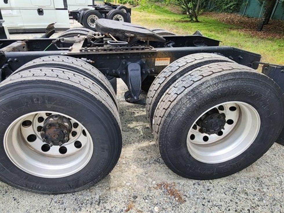 Sleeper Tractor-Heavy Duty Tractors-Freightliner-2019-Cascadia 12564ST-Greensboro-NC-656,393\n\t\tmiles-$ 46,250 - Image 21