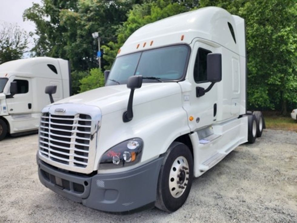 Sleeper Tractor-Heavy Duty Tractors-Freightliner-2019-Cascadia 12564ST-Greensboro-NC-656,393\n\t\tmiles-$ 46,250 - Image 3