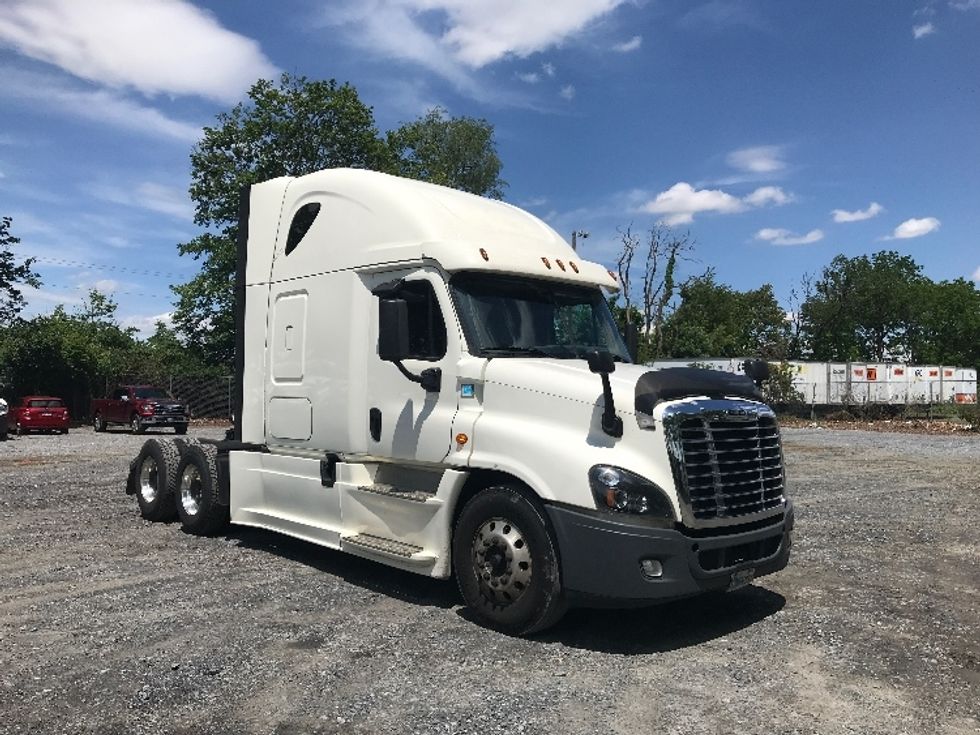 Sleeper Tractor-Heavy Duty Tractors-Freightliner-2019-Cascadia 12564ST-Harrisburg-PA-507,690\n\t\tmiles-$ 52,000 - Image 1