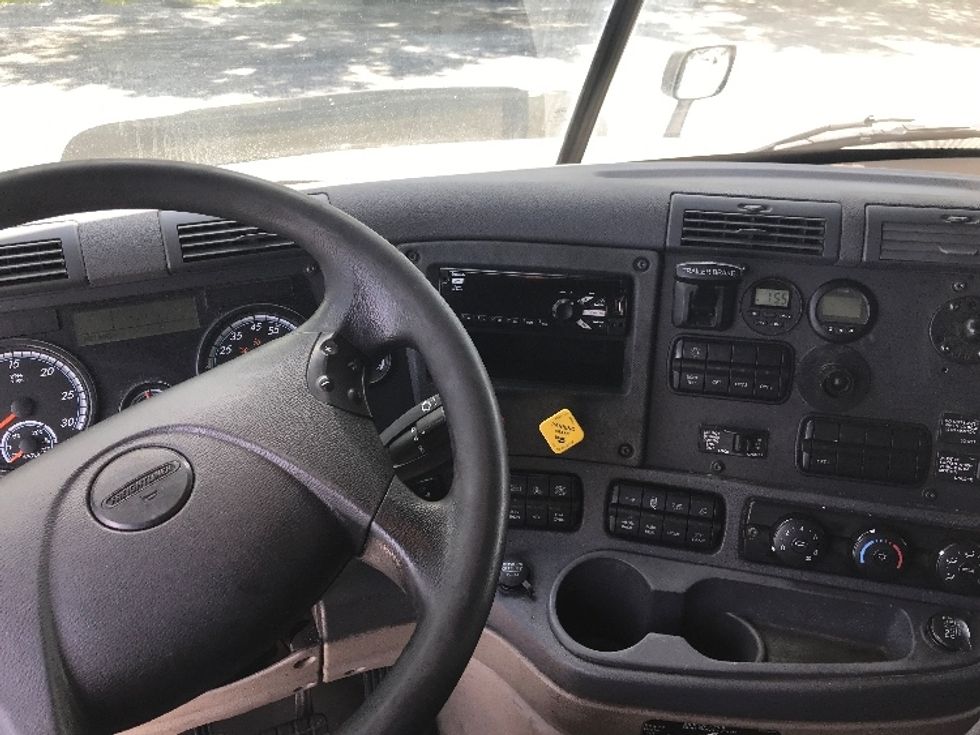 Sleeper Tractor-Heavy Duty Tractors-Freightliner-2019-Cascadia 12564ST-Harrisburg-PA-507,690\n\t\tmiles-$ 52,000 - Image 11