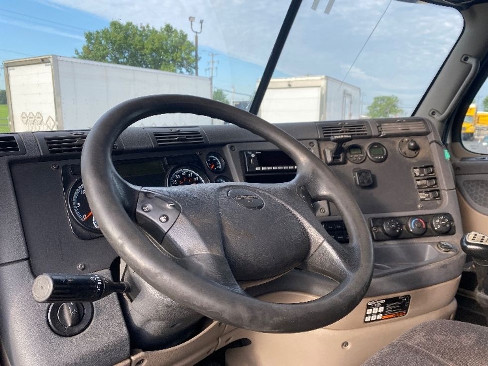 Sleeper Tractor-Heavy Duty Tractors-Freightliner-2019-Cascadia 12564ST-Harrisburg-PA-573,730\n\t\tmiles-$ 45,250 - Image 10