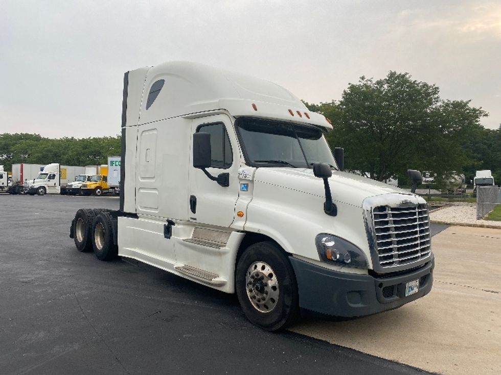Sleeper Tractor-Heavy Duty Tractors-Freightliner-2019-Cascadia 12564ST-Harrisburg-PA-581,941\n\t\tmiles-$ 44,750 - Image 1