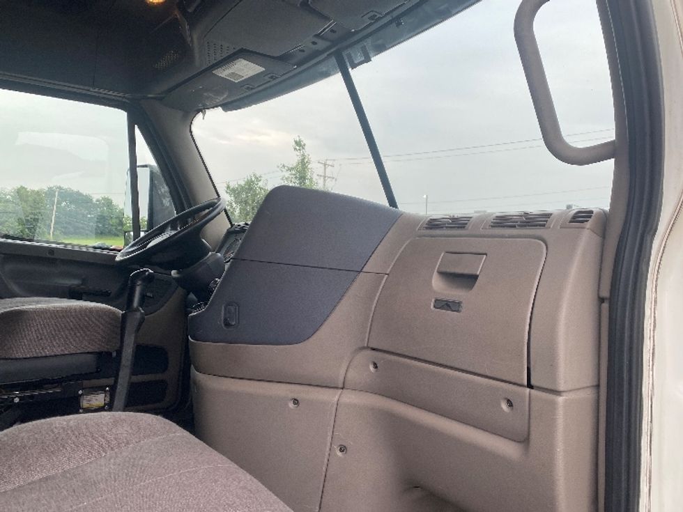 Sleeper Tractor-Heavy Duty Tractors-Freightliner-2019-Cascadia 12564ST-Harrisburg-PA-581,941\n\t\tmiles-$ 44,750 - Image 14