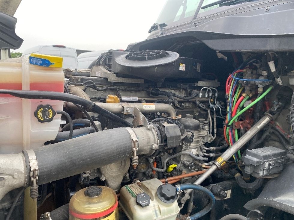 Sleeper Tractor-Heavy Duty Tractors-Freightliner-2019-Cascadia 12564ST-Harrisburg-PA-581,941\n\t\tmiles-$ 44,750 - Image 21