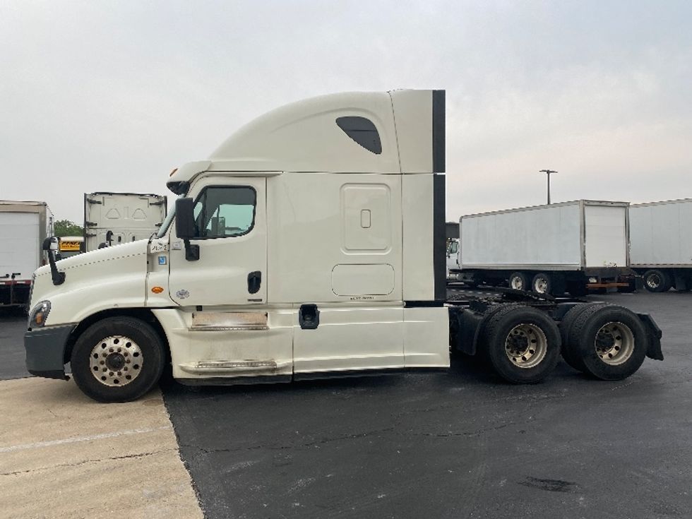 Sleeper Tractor-Heavy Duty Tractors-Freightliner-2019-Cascadia 12564ST-Harrisburg-PA-581,941\n\t\tmiles-$ 44,750 - Image 4