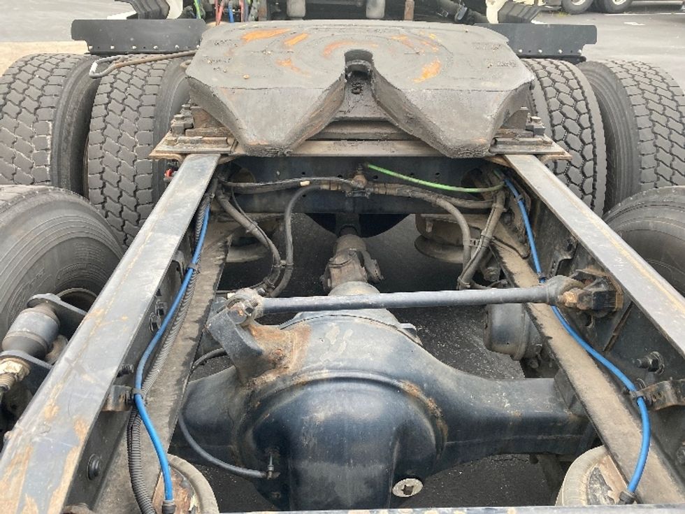 Sleeper Tractor-Heavy Duty Tractors-Freightliner-2019-Cascadia 12564ST-Harrisburg-PA-581,941\n\t\tmiles-$ 44,750 - Image 6