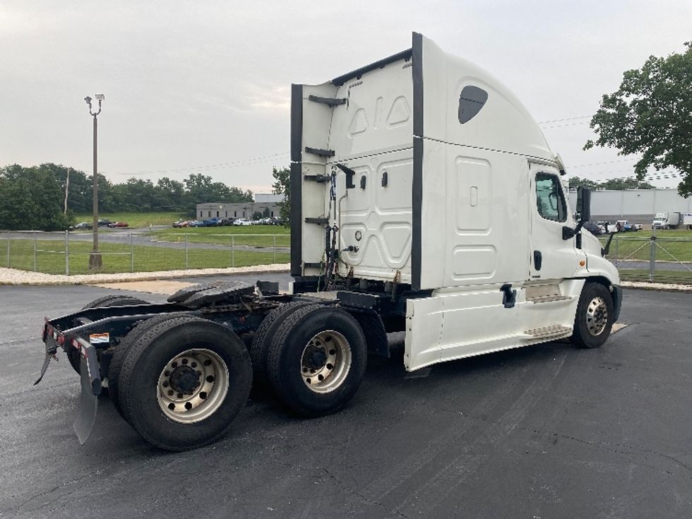 Sleeper Tractor-Heavy Duty Tractors-Freightliner-2019-Cascadia 12564ST-Harrisburg-PA-581,941\n\t\tmiles-$ 44,750 - Image 7