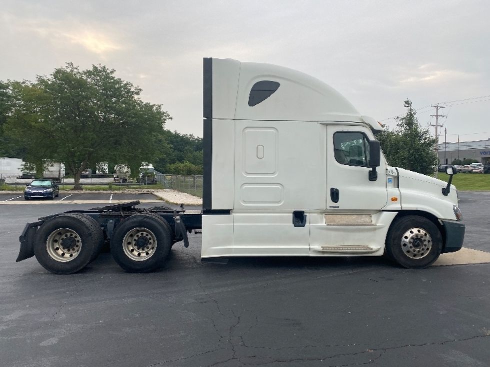 Sleeper Tractor-Heavy Duty Tractors-Freightliner-2019-Cascadia 12564ST-Harrisburg-PA-581,941\n\t\tmiles-$ 44,750 - Image 8