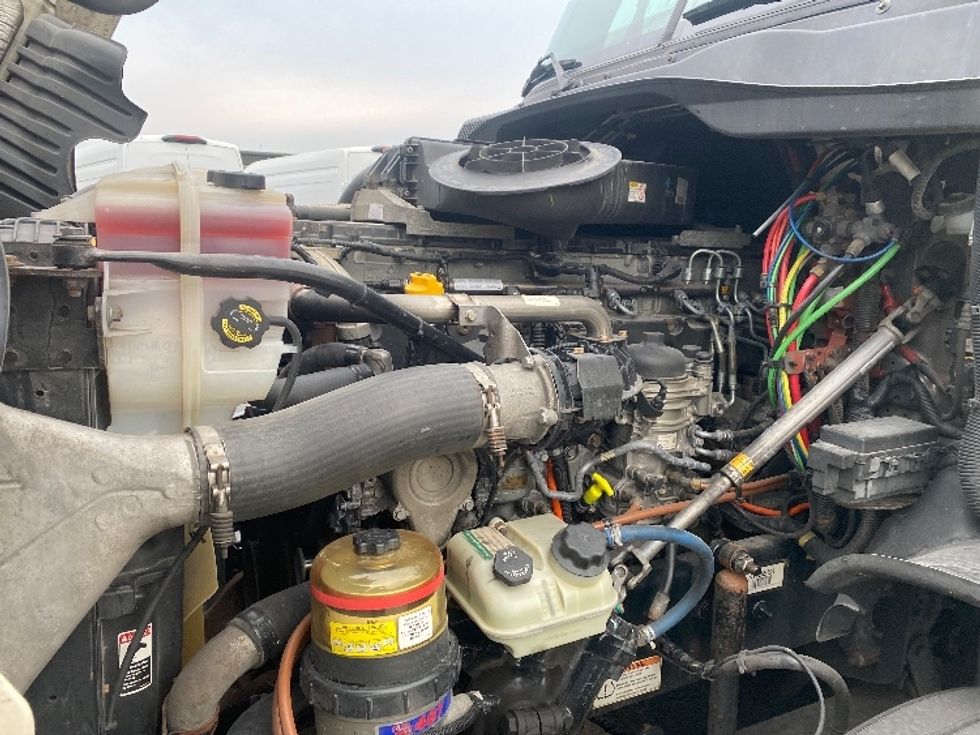 Sleeper Tractor-Heavy Duty Tractors-Freightliner-2019-Cascadia 12564ST-Harrisburg-PA-583,747\n\t\tmiles-$ 44,750 - Image 21