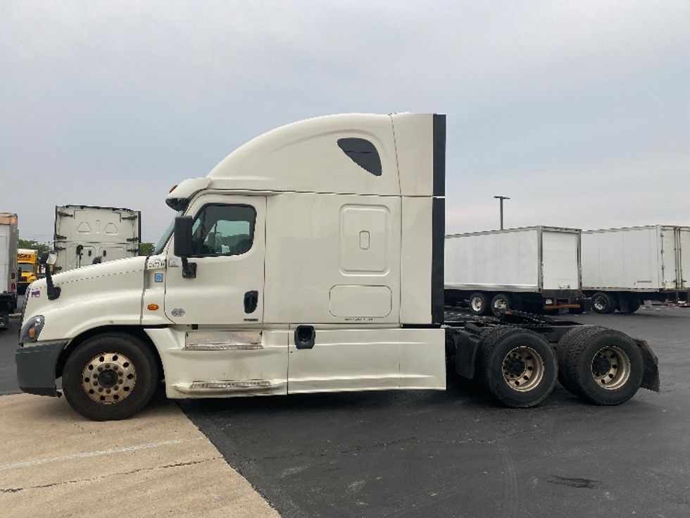 Sleeper Tractor-Heavy Duty Tractors-Freightliner-2019-Cascadia 12564ST-Harrisburg-PA-583,747\n\t\tmiles-$ 44,750 - Image 4
