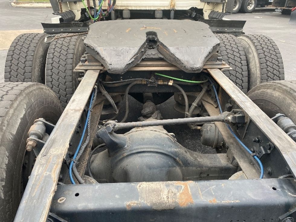 Sleeper Tractor-Heavy Duty Tractors-Freightliner-2019-Cascadia 12564ST-Harrisburg-PA-583,747\n\t\tmiles-$ 44,750 - Image 6