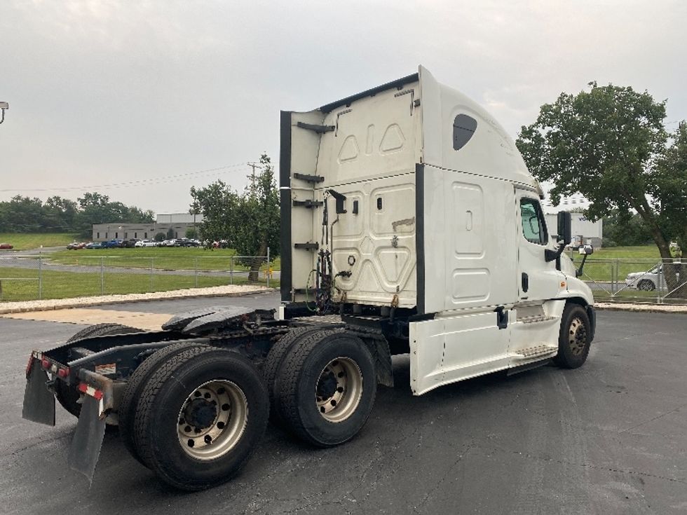 Sleeper Tractor-Heavy Duty Tractors-Freightliner-2019-Cascadia 12564ST-Harrisburg-PA-583,747\n\t\tmiles-$ 44,750 - Image 7