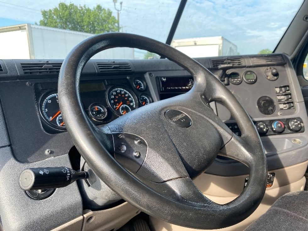Sleeper Tractor-Heavy Duty Tractors-Freightliner-2019-Cascadia 12564ST-Harrisburg-PA-646,125\n\t\tmiles-$ 40,250 - Image 10