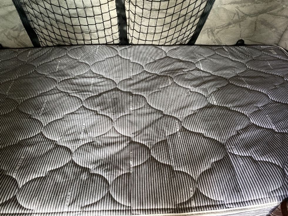 Sleeper Tractor-Heavy Duty Tractors-Freightliner-2019-Cascadia 12564ST-Harrisburg-PA-646,125\n\t\tmiles-$ 40,250 - Image 17