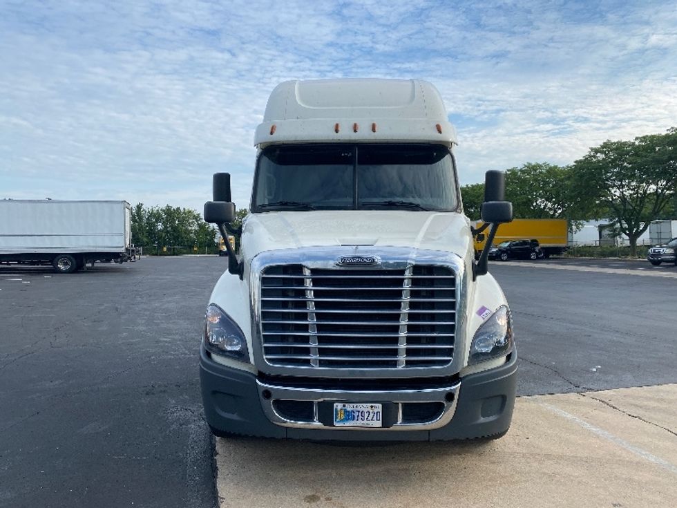 Sleeper Tractor-Heavy Duty Tractors-Freightliner-2019-Cascadia 12564ST-Harrisburg-PA-646,125\n\t\tmiles-$ 40,250 - Image 2