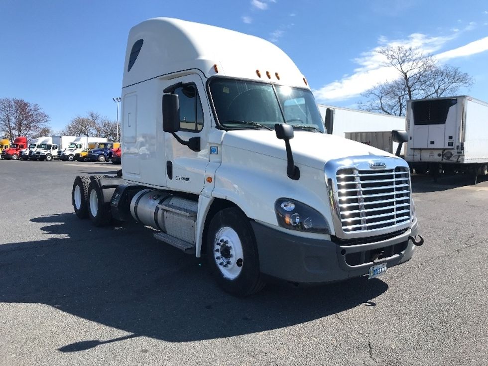 Sleeper Tractor-Heavy Duty Tractors-Freightliner-2019-Cascadia 12564ST-Harrisonburg-VA-460,833\n\t\tmiles-$ 54,250 - Image 1