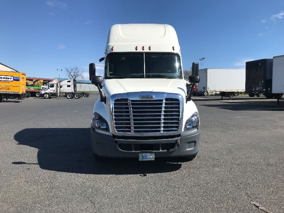 Sleeper Tractor-Heavy Duty Tractors-Freightliner-2019-Cascadia 12564ST-Harrisonburg-VA-460,833\n\t\tmiles-$ 54,250 - Image 2