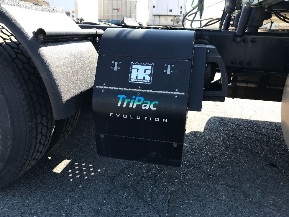 Sleeper Tractor-Heavy Duty Tractors-Freightliner-2019-Cascadia 12564ST-Harrisonburg-VA-460,833\n\t\tmiles-$ 54,250 - Image 22